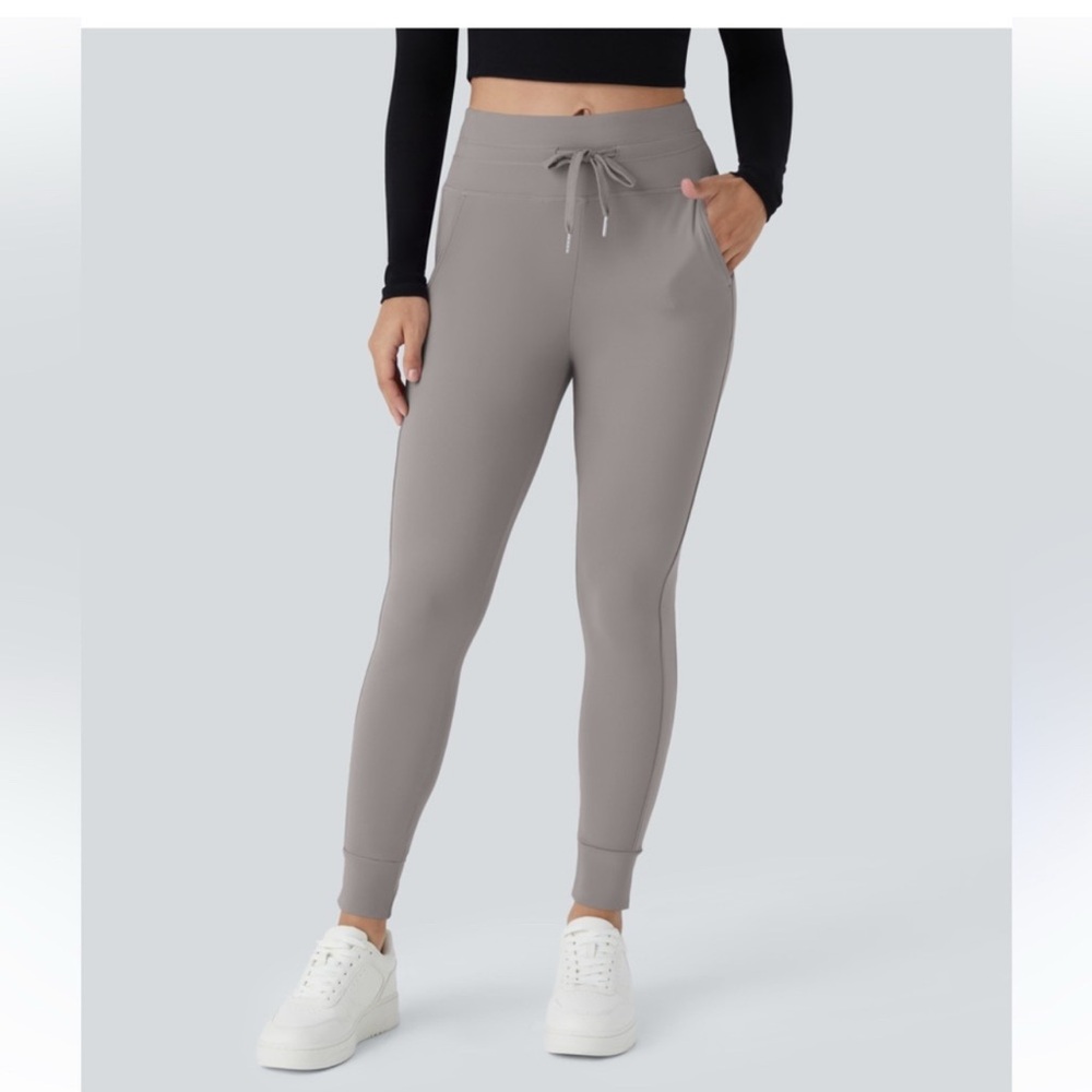 Halara SoftlyZero Plush High Waisted
Drawstring Pocket Plain Full Length Joggers